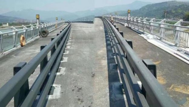 新豐橋梁防撞護(hù)欄